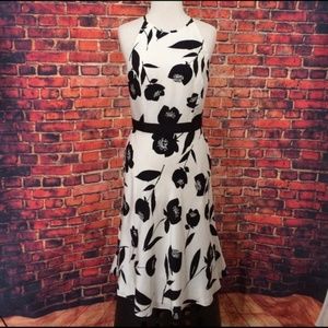Ann Taylor 💯% Silk White Black Floral Dress Sz 4